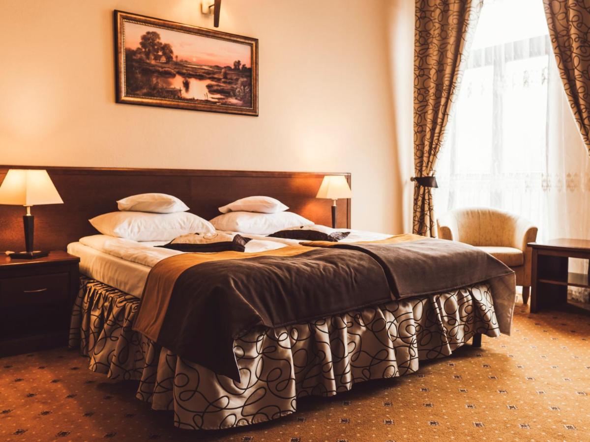 Hotel Osjann Бяла-Подляска Экстерьер фото