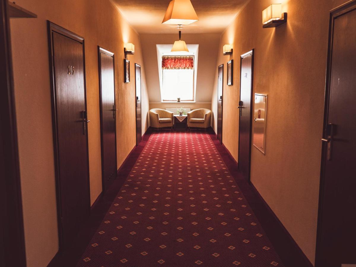 Hotel Osjann Бяла-Подляска Экстерьер фото